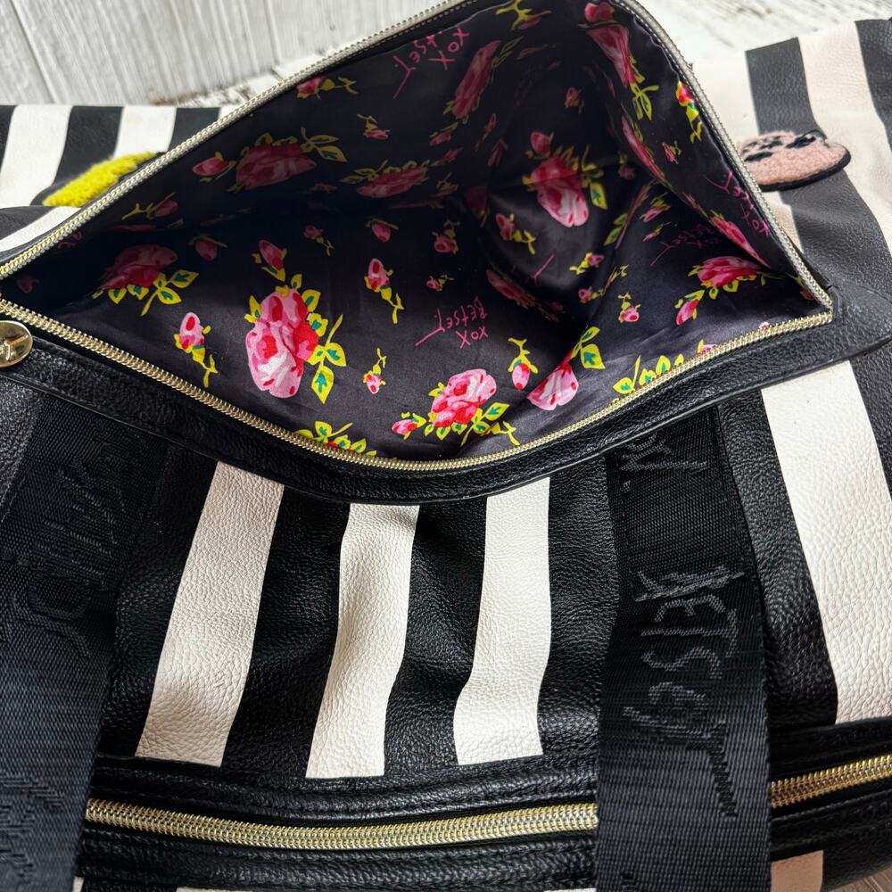 Betsey Johnson Striped Weekender Travel Duffle Bag Black White Floral Interior - Picture 7 of 12
